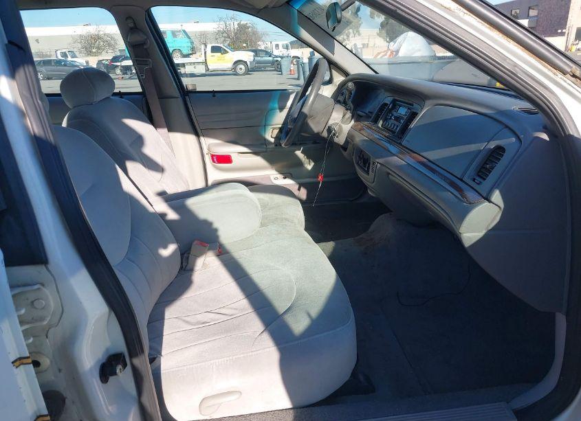 Photo 5 of 2001 Ford Crown VICTORIA (VIN 2FAFP73W71X206083)