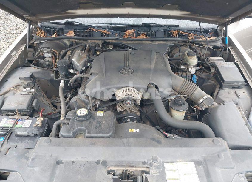 Photo 10 of 2002 Ford Crown VICTORIA STANDARD (VIN 2FAFP73W72X106096)