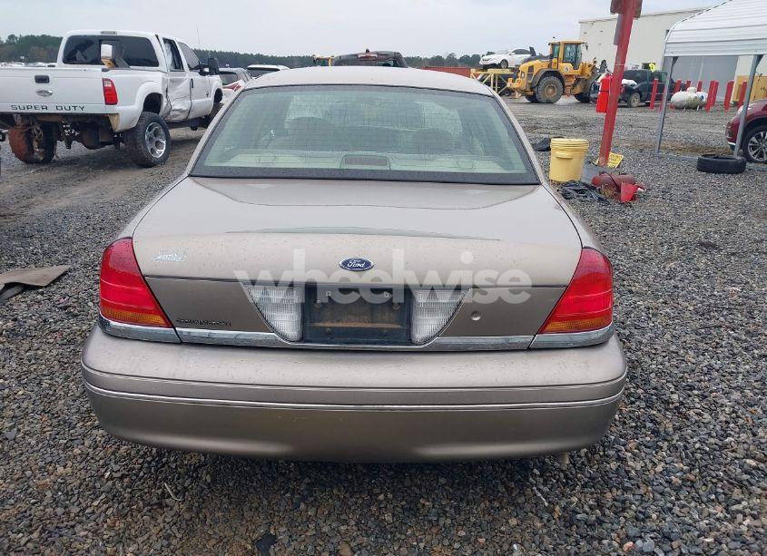 Photo 16 of 2002 Ford Crown VICTORIA STANDARD (VIN 2FAFP73W72X106096)