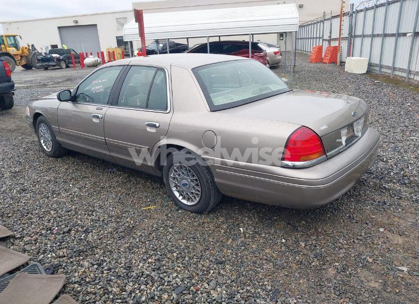 Photo 3 of 2002 Ford Crown VICTORIA STANDARD (VIN 2FAFP73W72X106096)