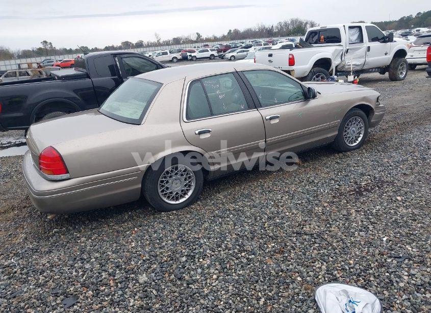 Photo 4 of 2002 Ford Crown VICTORIA STANDARD (VIN 2FAFP73W72X106096)