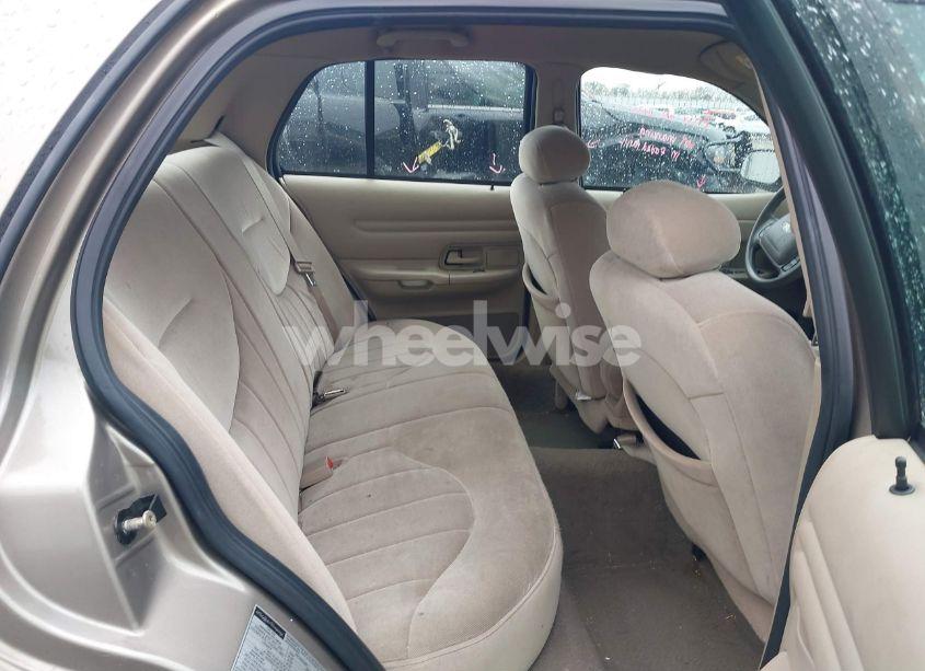 Photo 8 of 2002 Ford Crown VICTORIA STANDARD (VIN 2FAFP73W72X106096)