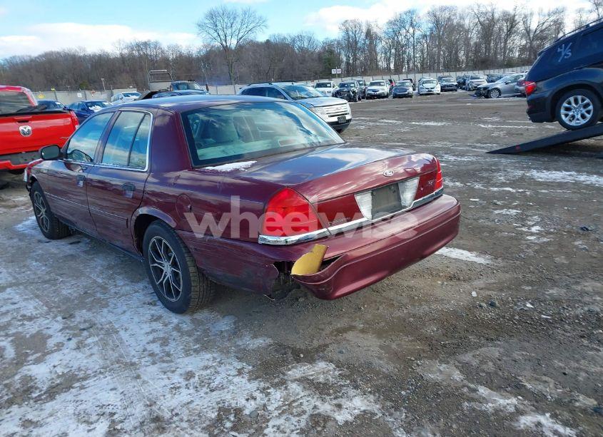 Photo 3 of 2004 Ford Crown VICTORIA STANDARD (VIN 2FAFP73W74X150232)