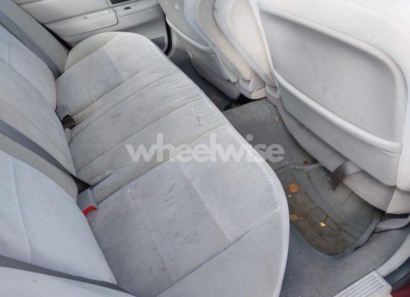 Photo 8 of 2004 Ford Crown VICTORIA STANDARD (VIN 2FAFP73W74X150232)