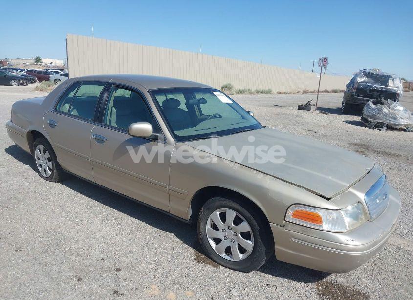 1999 Ford Crown VICTORIA (VIN 2FAFP73W7XX179492) main photo