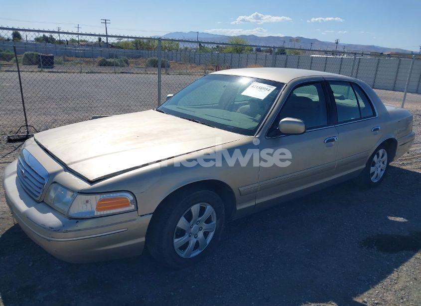 Photo 2 of 1999 Ford Crown VICTORIA (VIN 2FAFP73W7XX179492)