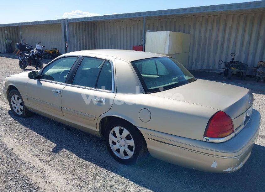 Photo 3 of 1999 Ford Crown VICTORIA (VIN 2FAFP73W7XX179492)