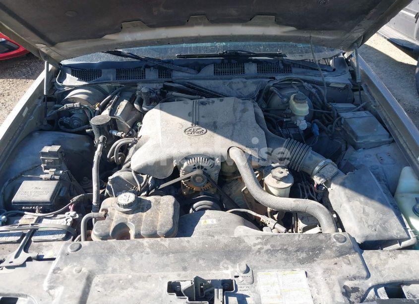 Photo 10 of 2001 Ford Crown VICTORIA (VIN 2FAFP73W81X124900)