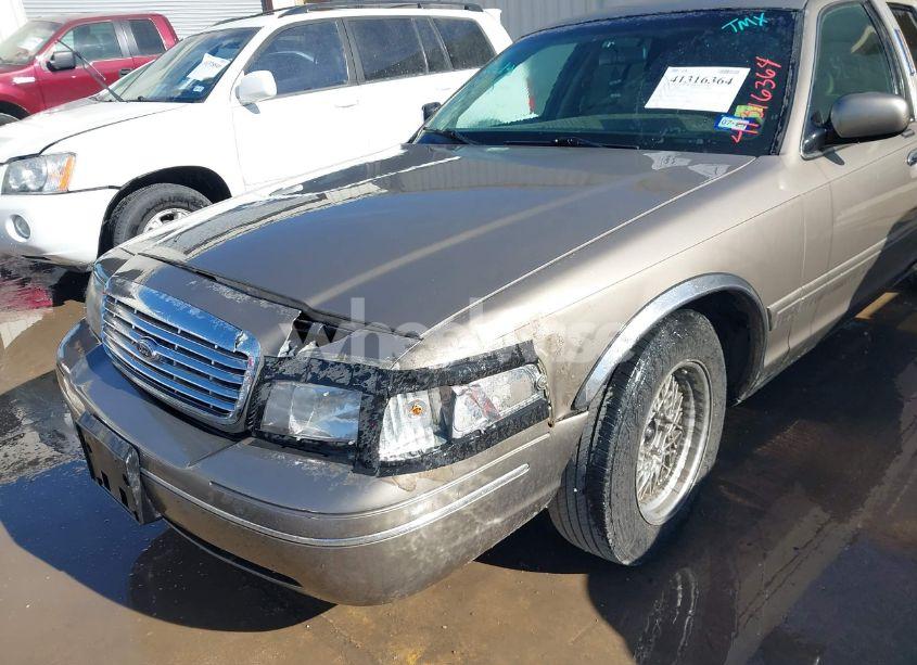 Photo 6 of 2001 Ford Crown VICTORIA (VIN 2FAFP73W81X124900)