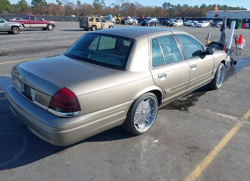Photo 4 of 2002 Ford Crown VICTORIA STANDARD (VIN 2FAFP73W82X121660)