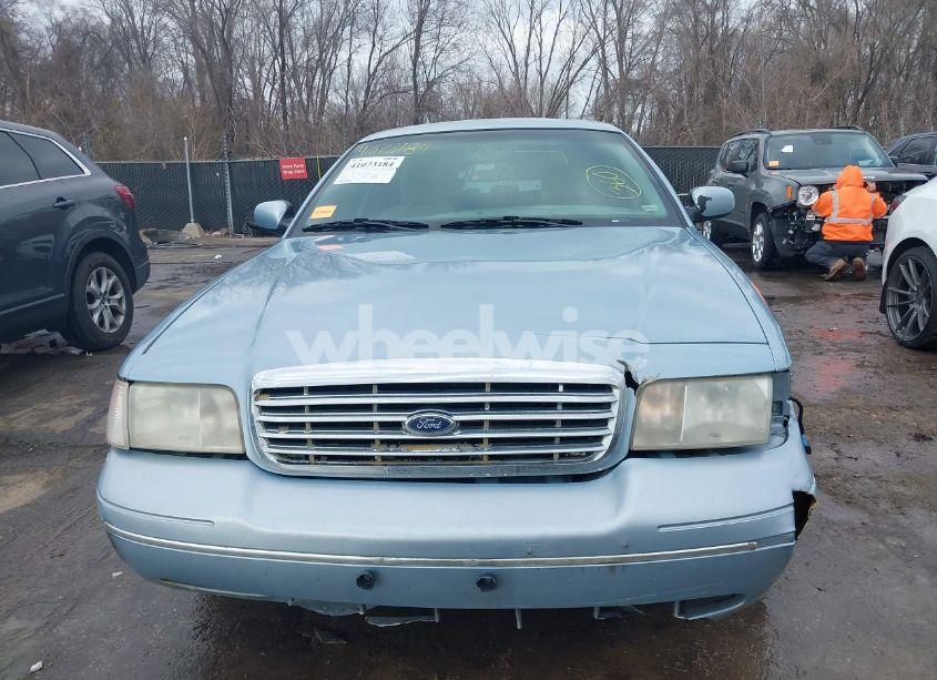 Photo 13 of 2003 Ford Crown VICTORIA STANDARD (VIN 2FAFP73W83X154921)
