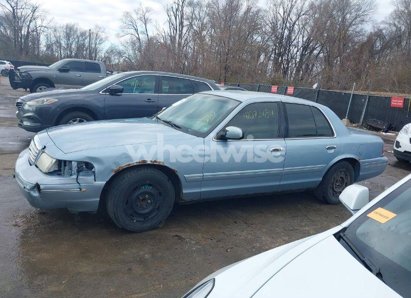 Photo 15 of 2003 Ford Crown VICTORIA STANDARD (VIN 2FAFP73W83X154921)