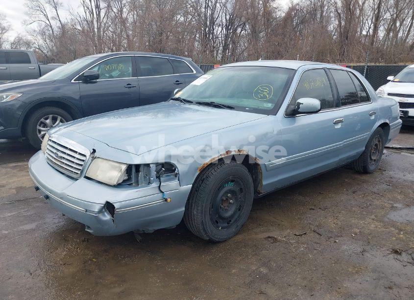 Photo 2 of 2003 Ford Crown VICTORIA STANDARD (VIN 2FAFP73W83X154921)