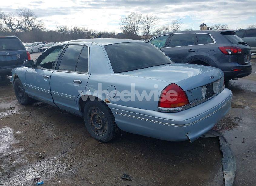 Photo 3 of 2003 Ford Crown VICTORIA STANDARD (VIN 2FAFP73W83X154921)