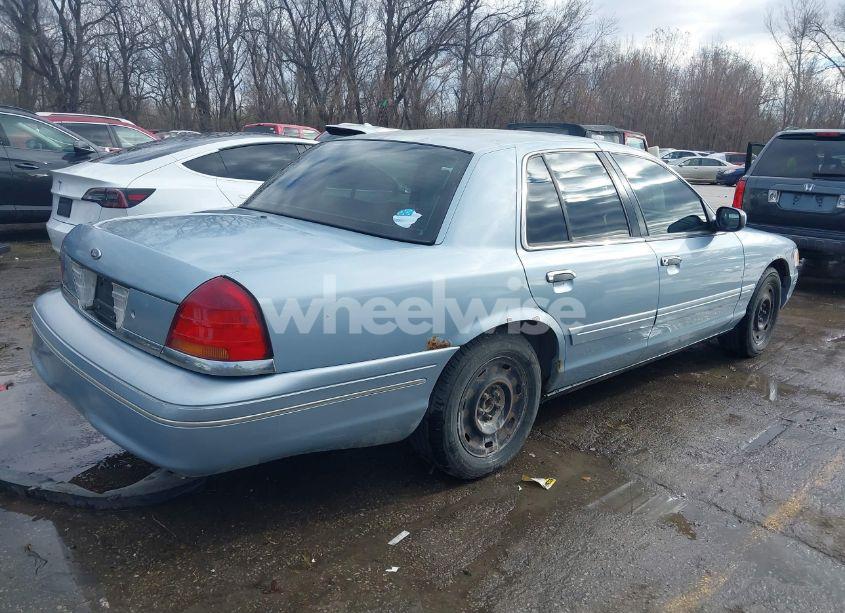 Photo 4 of 2003 Ford Crown VICTORIA STANDARD (VIN 2FAFP73W83X154921)