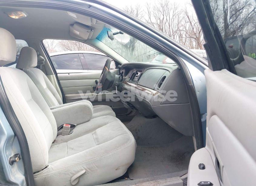 Photo 5 of 2003 Ford Crown VICTORIA STANDARD (VIN 2FAFP73W83X154921)