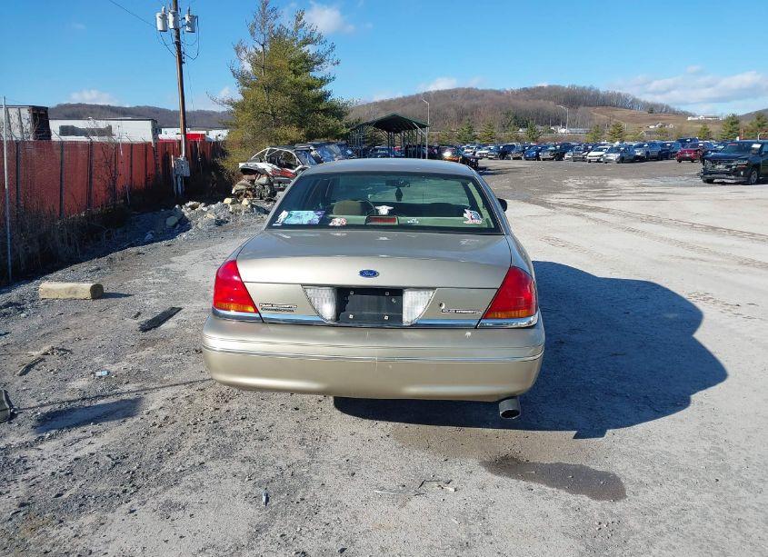Photo 16 of 1999 Ford Crown VICTORIA (VIN 2FAFP73W8XX127305)