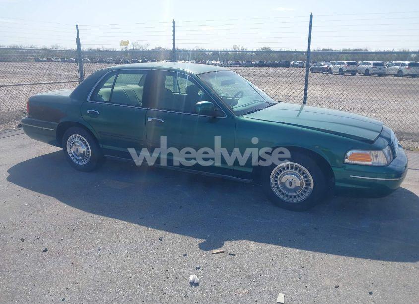 2000 Ford Crown VICTORIA (VIN 2FAFP73W9YX117108) main photo