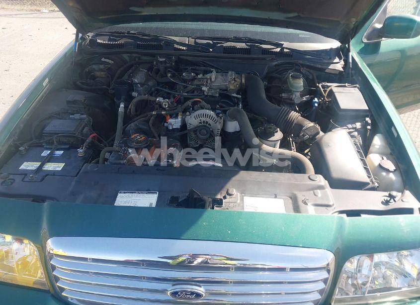 Photo 10 of 2000 Ford Crown VICTORIA (VIN 2FAFP73W9YX117108)