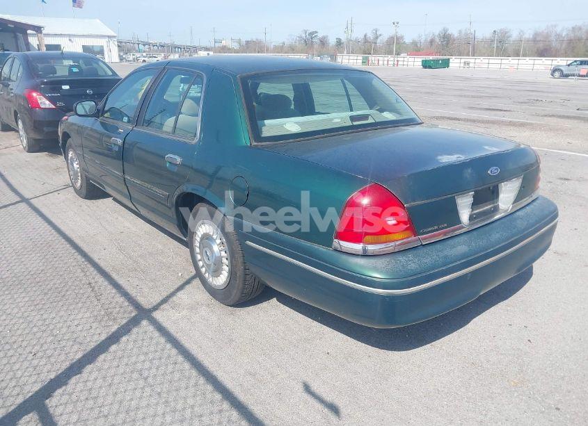 Photo 3 of 2000 Ford Crown VICTORIA (VIN 2FAFP73W9YX117108)