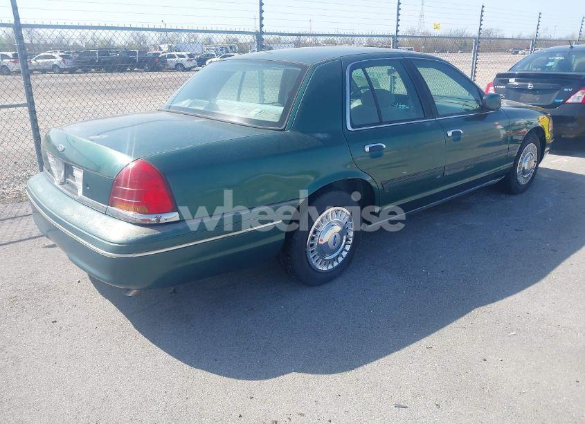 Photo 4 of 2000 Ford Crown VICTORIA (VIN 2FAFP73W9YX117108)