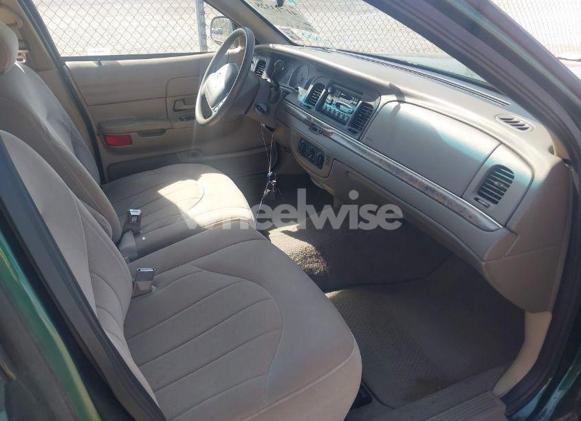 Photo 5 of 2000 Ford Crown VICTORIA (VIN 2FAFP73W9YX117108)