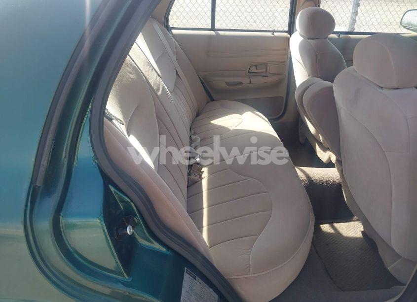 Photo 8 of 2000 Ford Crown VICTORIA (VIN 2FAFP73W9YX117108)