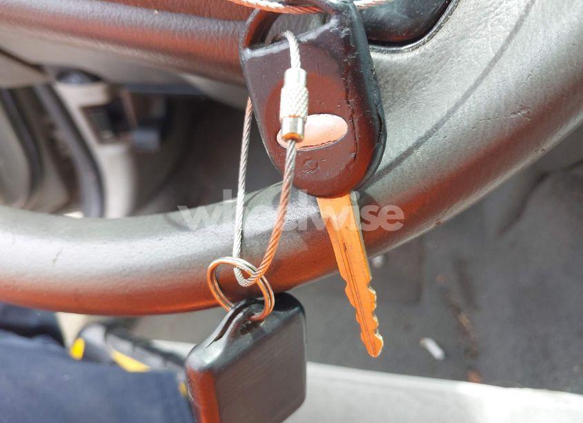 Photo 11 of 2003 Ford Crown VICTORIA STANDARD (VIN 2FAFP73WX3X182848)