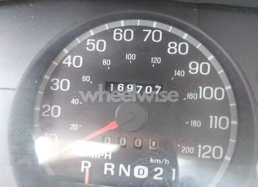 Photo 7 of 2003 Ford Crown VICTORIA STANDARD (VIN 2FAFP73WX3X182848)