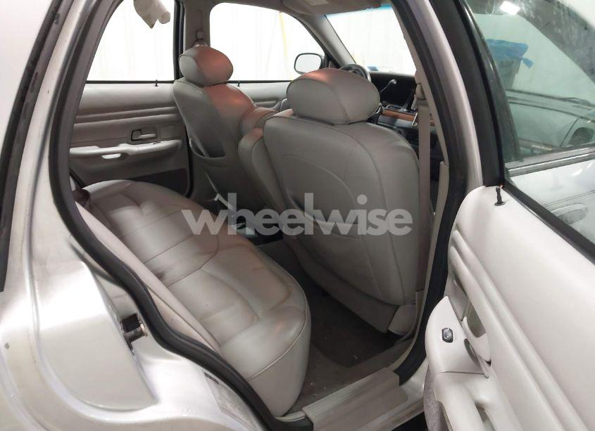 Photo 8 of 2001 Ford Crown VICTORIA LX (VIN 2FAFP74W01X133993)