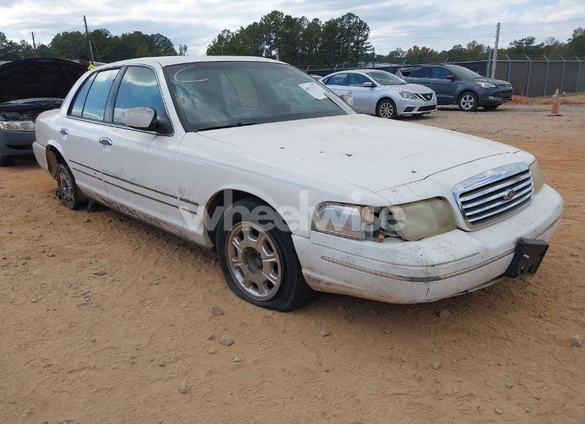 1998 Ford Crown VICTORIA LX (VIN 2FAFP74W0WX171506) main photo