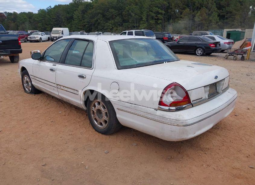 Photo 3 of 1998 Ford Crown VICTORIA LX (VIN 2FAFP74W0WX171506)
