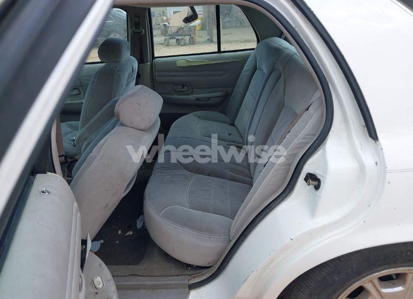 Photo 8 of 1998 Ford Crown VICTORIA LX (VIN 2FAFP74W0WX171506)