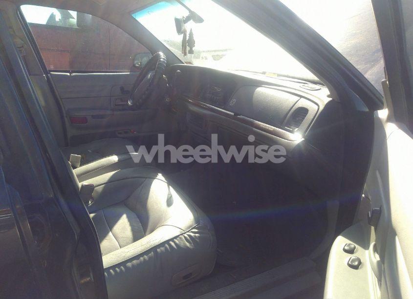 Photo 5 of 2001 Ford Crown VICTORIA LX (VIN 2FAFP74W11X122548)