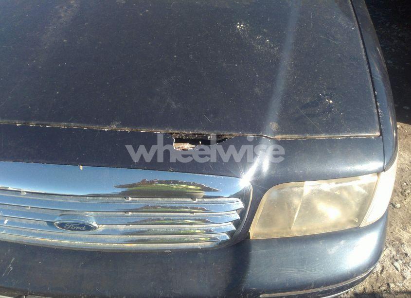 Photo 6 of 2001 Ford Crown VICTORIA LX (VIN 2FAFP74W11X122548)