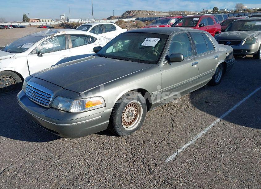 Photo 2 of 2001 Ford Crown VICTORIA LX (VIN 2FAFP74W11X134778)