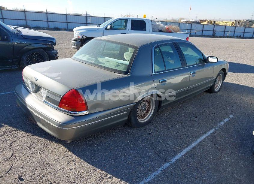 Photo 4 of 2001 Ford Crown VICTORIA LX (VIN 2FAFP74W11X134778)