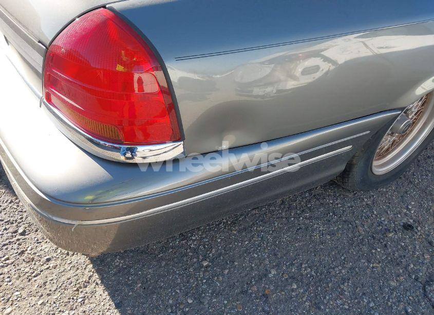 Photo 6 of 2001 Ford Crown VICTORIA LX (VIN 2FAFP74W11X134778)