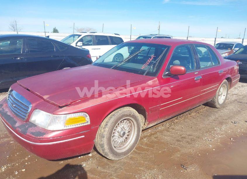 Photo 2 of 2001 Ford Crown VICTORIA LX (VIN 2FAFP74W11X206742)