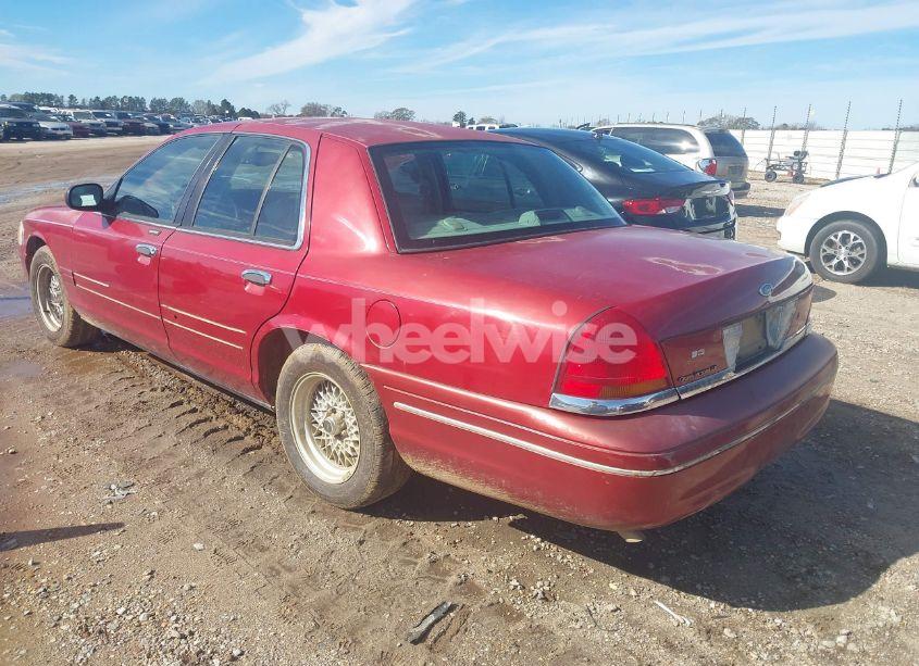 Photo 3 of 2001 Ford Crown VICTORIA LX (VIN 2FAFP74W11X206742)