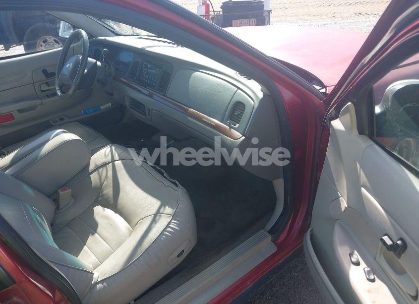 Photo 5 of 2001 Ford Crown VICTORIA LX (VIN 2FAFP74W11X206742)