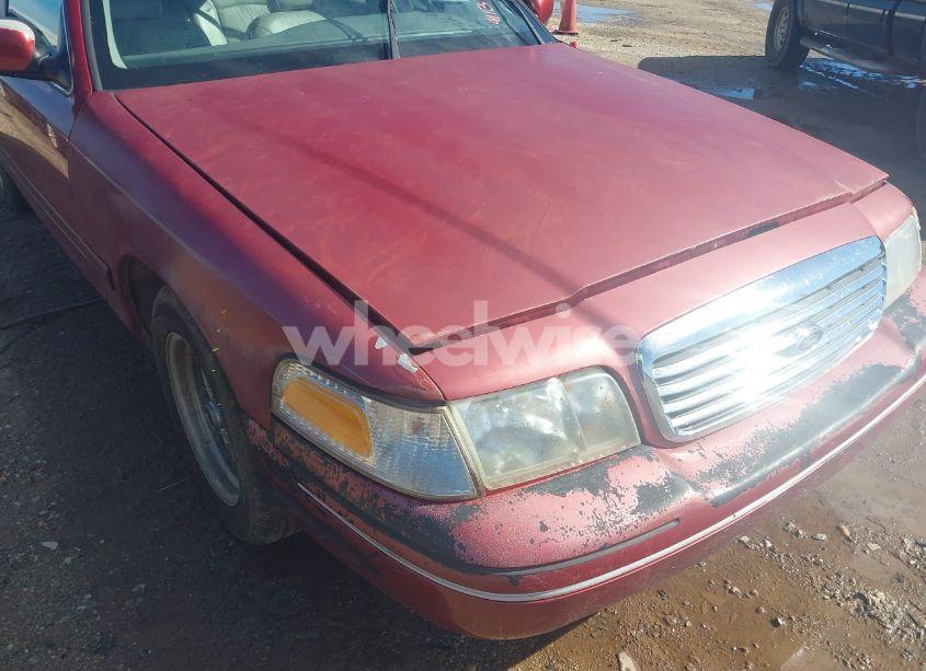 Photo 6 of 2001 Ford Crown VICTORIA LX (VIN 2FAFP74W11X206742)