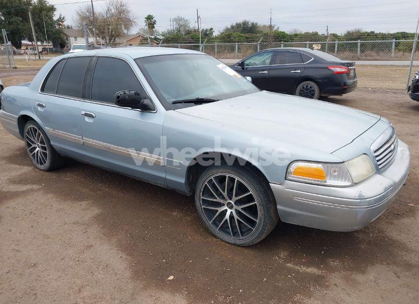 2002 Ford Crown VICTORIA LX (VIN 2FAFP74W12X119070) main photo