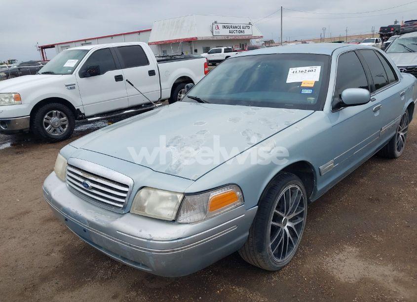 Photo 6 of 2002 Ford Crown VICTORIA LX (VIN 2FAFP74W12X119070)