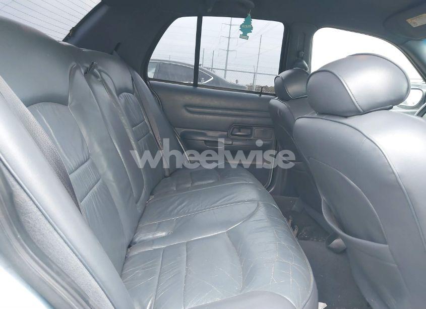 Photo 8 of 2002 Ford Crown VICTORIA LX (VIN 2FAFP74W12X119070)