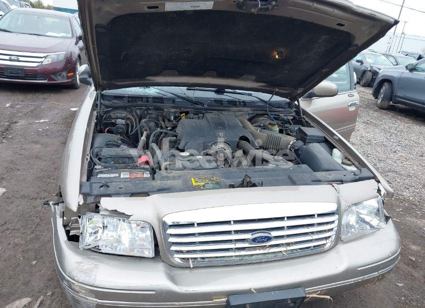 Photo 10 of 2003 Ford Crown VICTORIA LX (VIN 2FAFP74W13X120754)