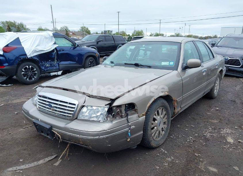 Photo 2 of 2003 Ford Crown VICTORIA LX (VIN 2FAFP74W13X120754)