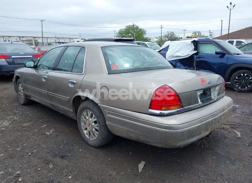 Photo 3 of 2003 Ford Crown VICTORIA LX (VIN 2FAFP74W13X120754)
