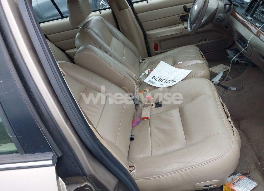 Photo 5 of 2003 Ford Crown VICTORIA LX (VIN 2FAFP74W13X120754)