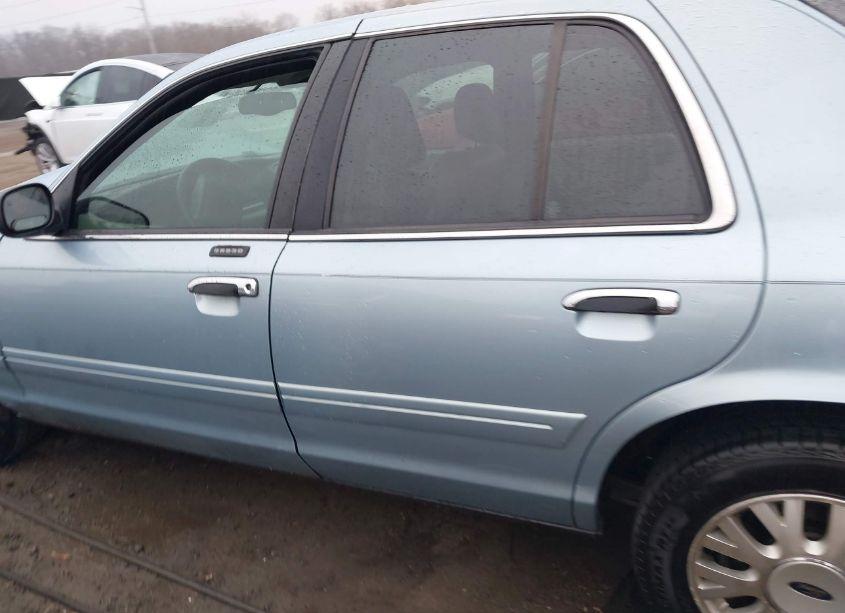 Photo 14 of 2003 Ford Crown VICTORIA LX (VIN 2FAFP74W13X124674)